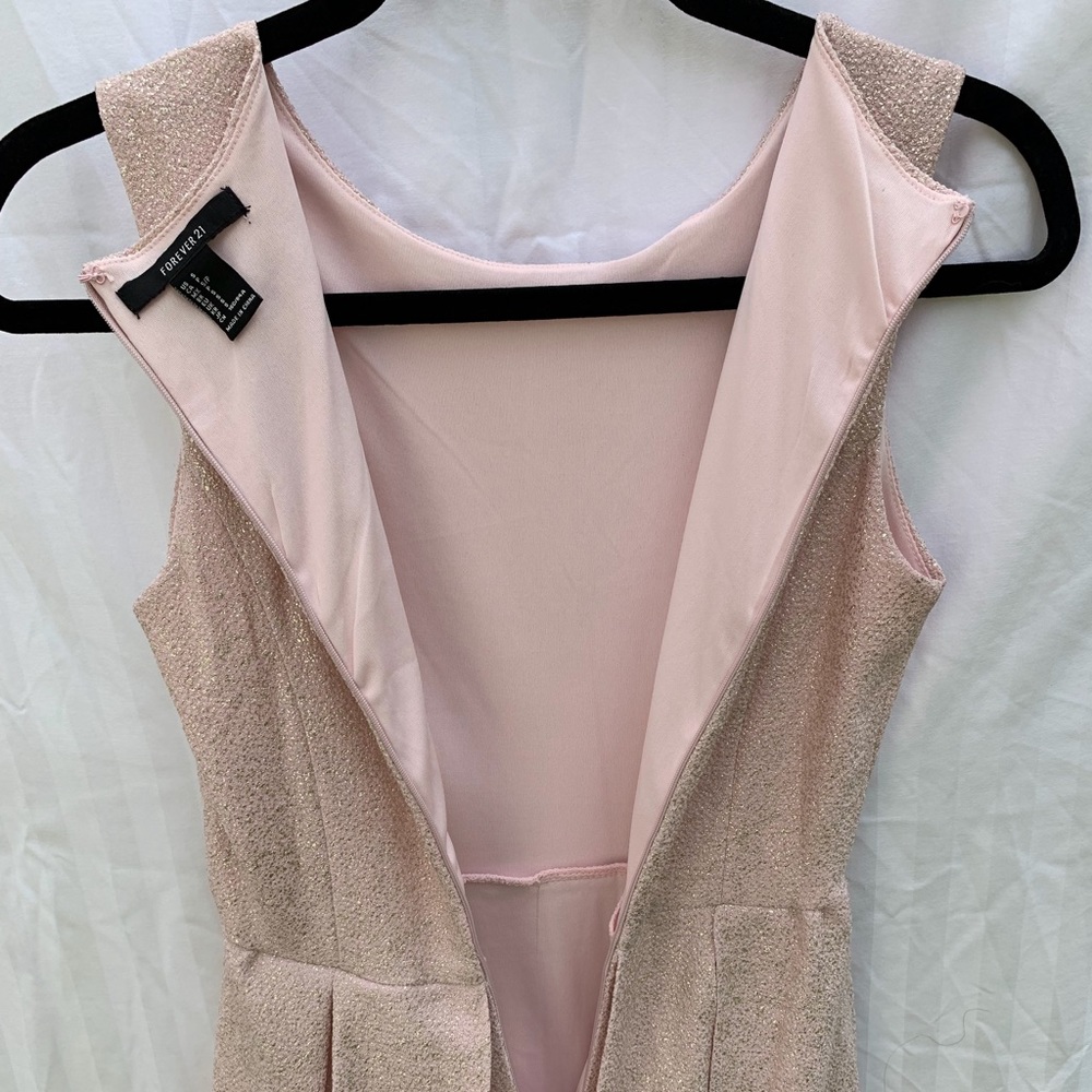 👑 Forever 21 Stunning Rose Gold Pleated Dress 👑 - Picture 7 of 8